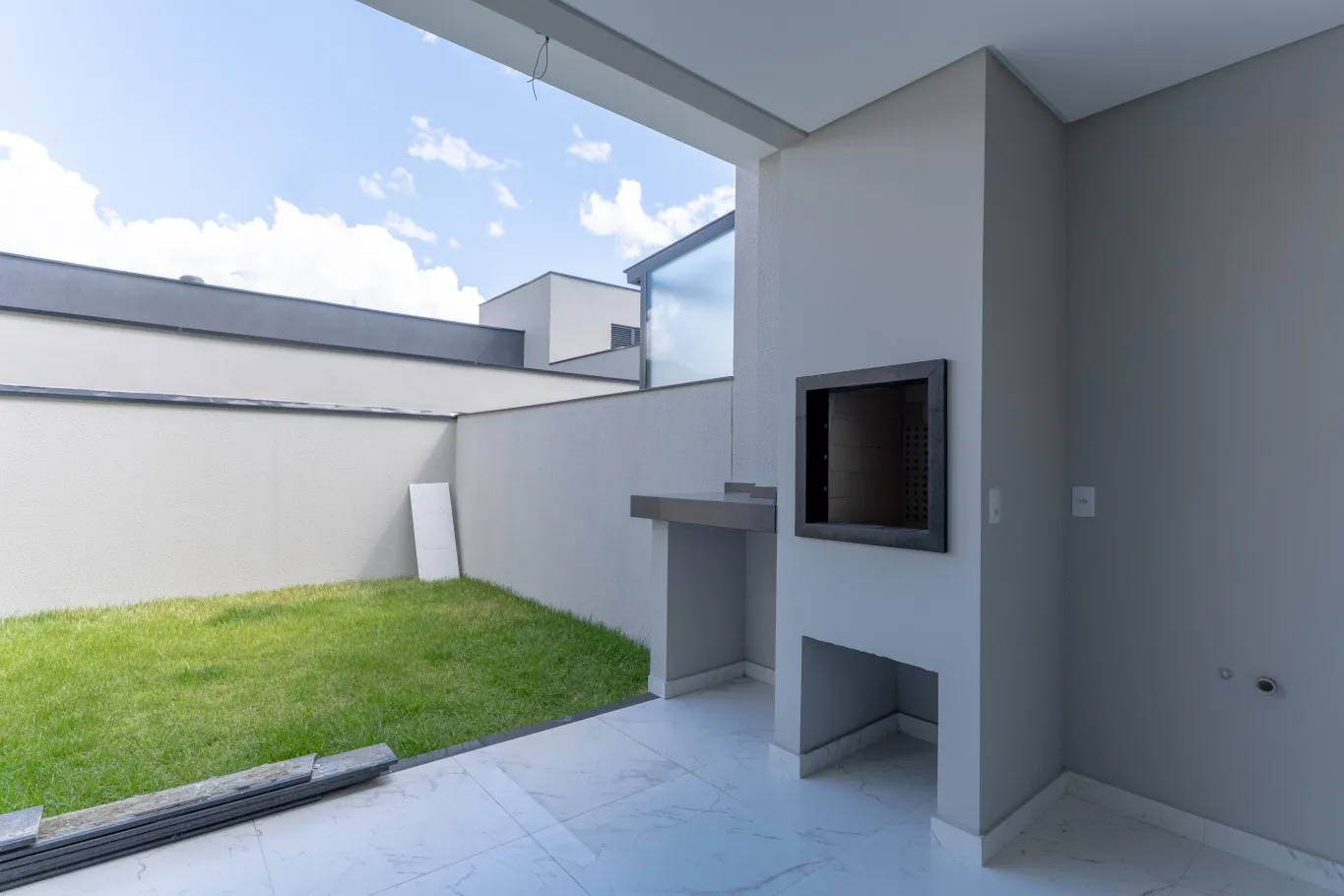 Belíssimo sobrado à venda no bairro Velha Central, unindo conforto, estilo e excelente localização. — foto 5