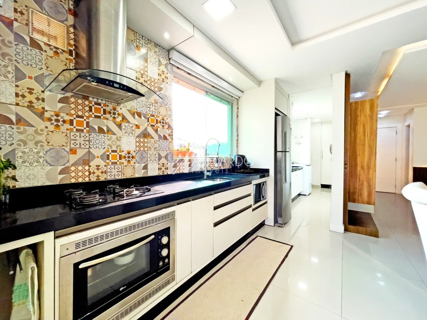 APARTAMENTO MOBILIADO COM TRÊS DORMITÓRIOS E DUAS VAGAS DE GARAGEM, PRÓXIMO À FURB - NO BAIRRO ITOUPAVA SECA — foto 6