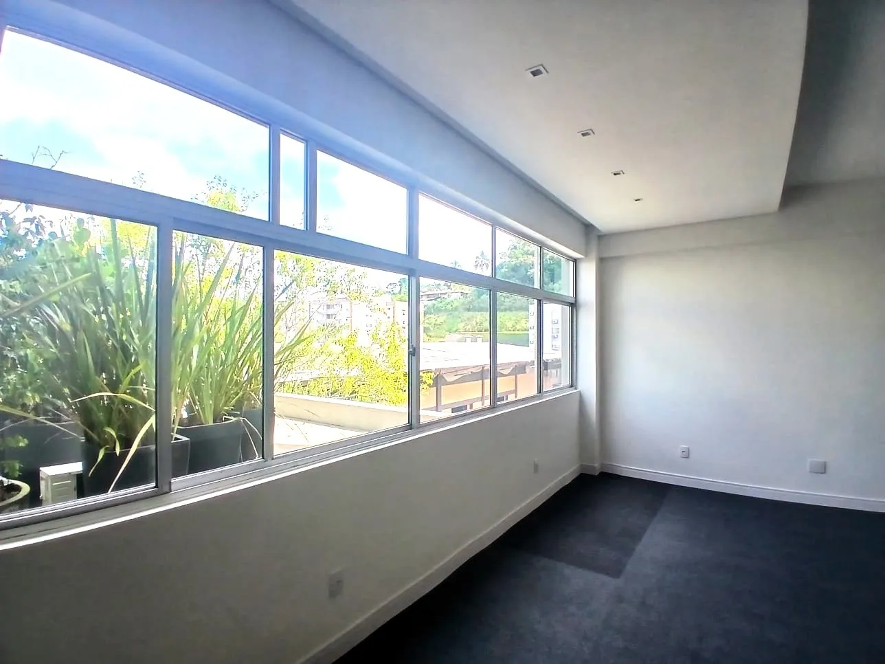 Excelente sala comercial, localizada na Rua Joinville, no Bairro Vila Nova. — foto 2