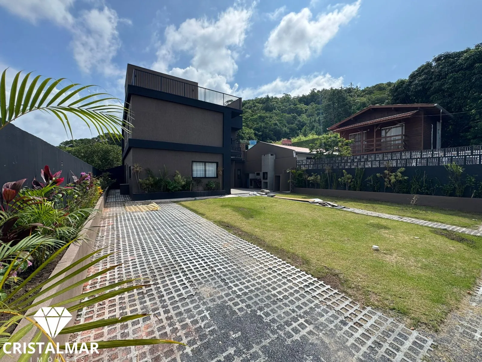 Casa com 5 quartos, piscina e elevador a 250m do mar em Morrinhos - foto 1