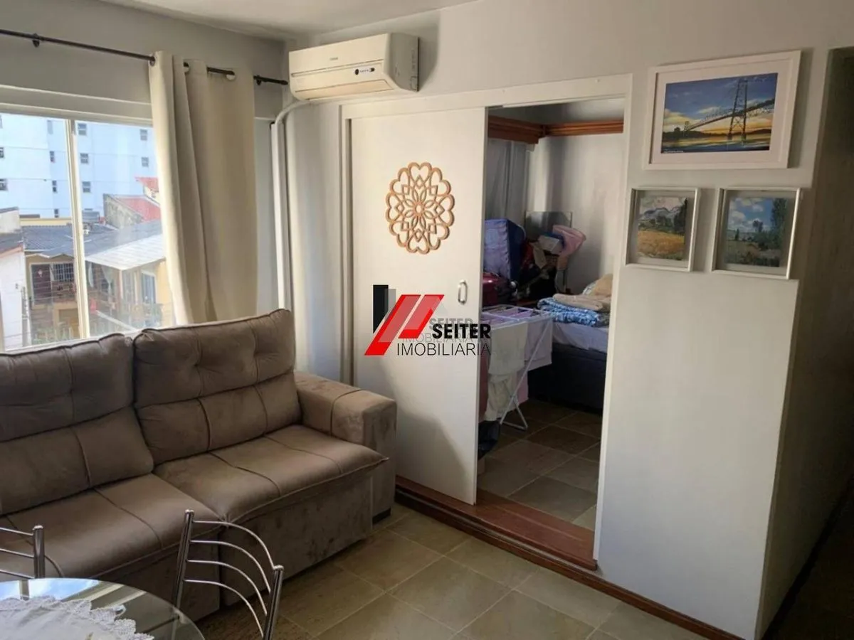 Apartamento à venda no Centro de Florianópolis - foto 1