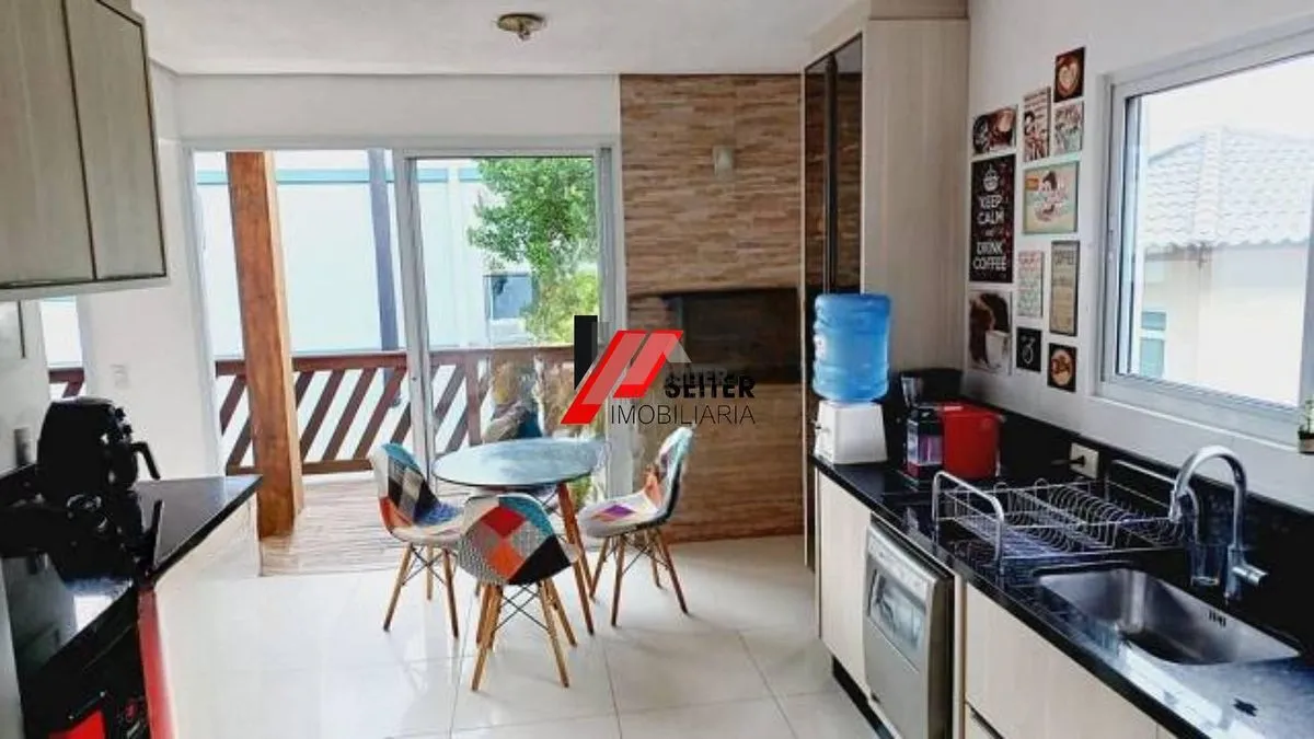 Casa com 4 dormitórios no Campeche — foto 4