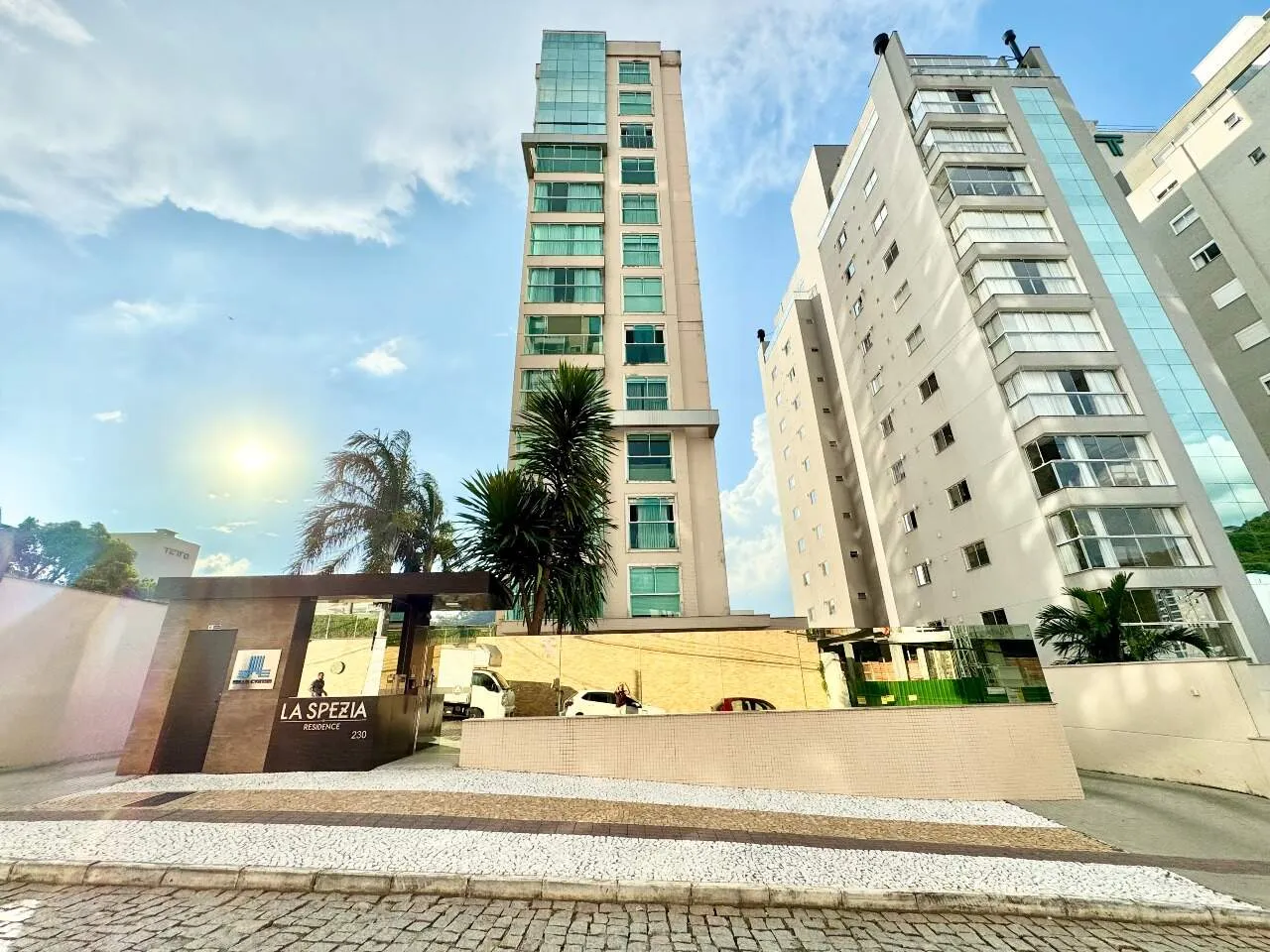 Apartamento com 3 dormitórios e 2 vagas no Ed. La Spezia na Itoupava Seca - foto 1