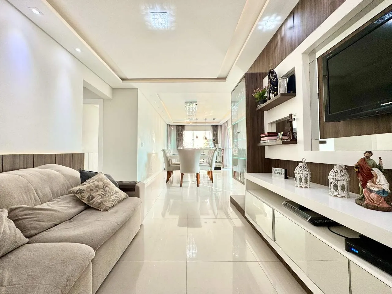 Apartamento com 3 dormitórios e 2 vagas no Ed. La Spezia na Itoupava Seca — foto 2