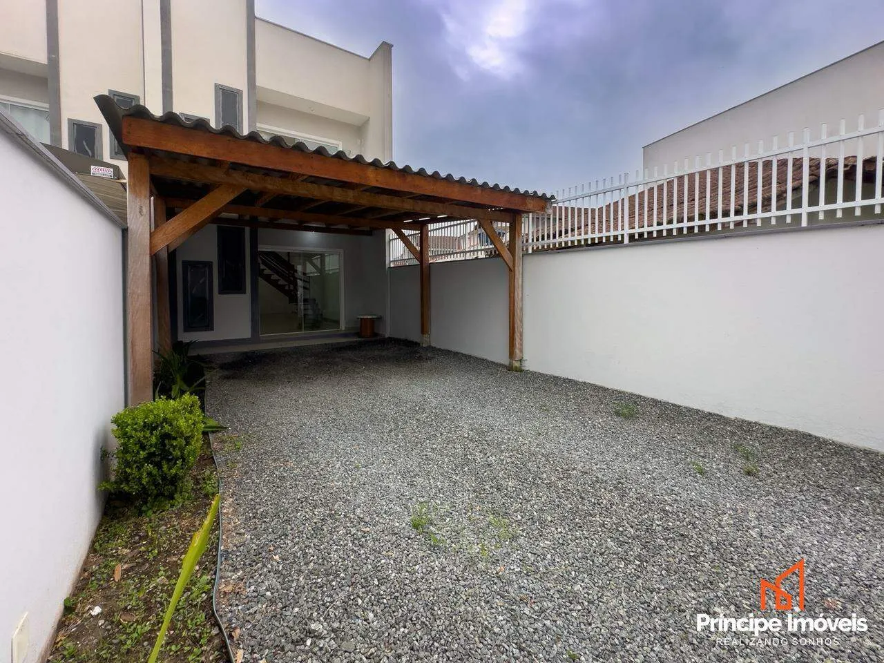 Geminado com 3 quartos no Boa Vista em Joinville - foto 1