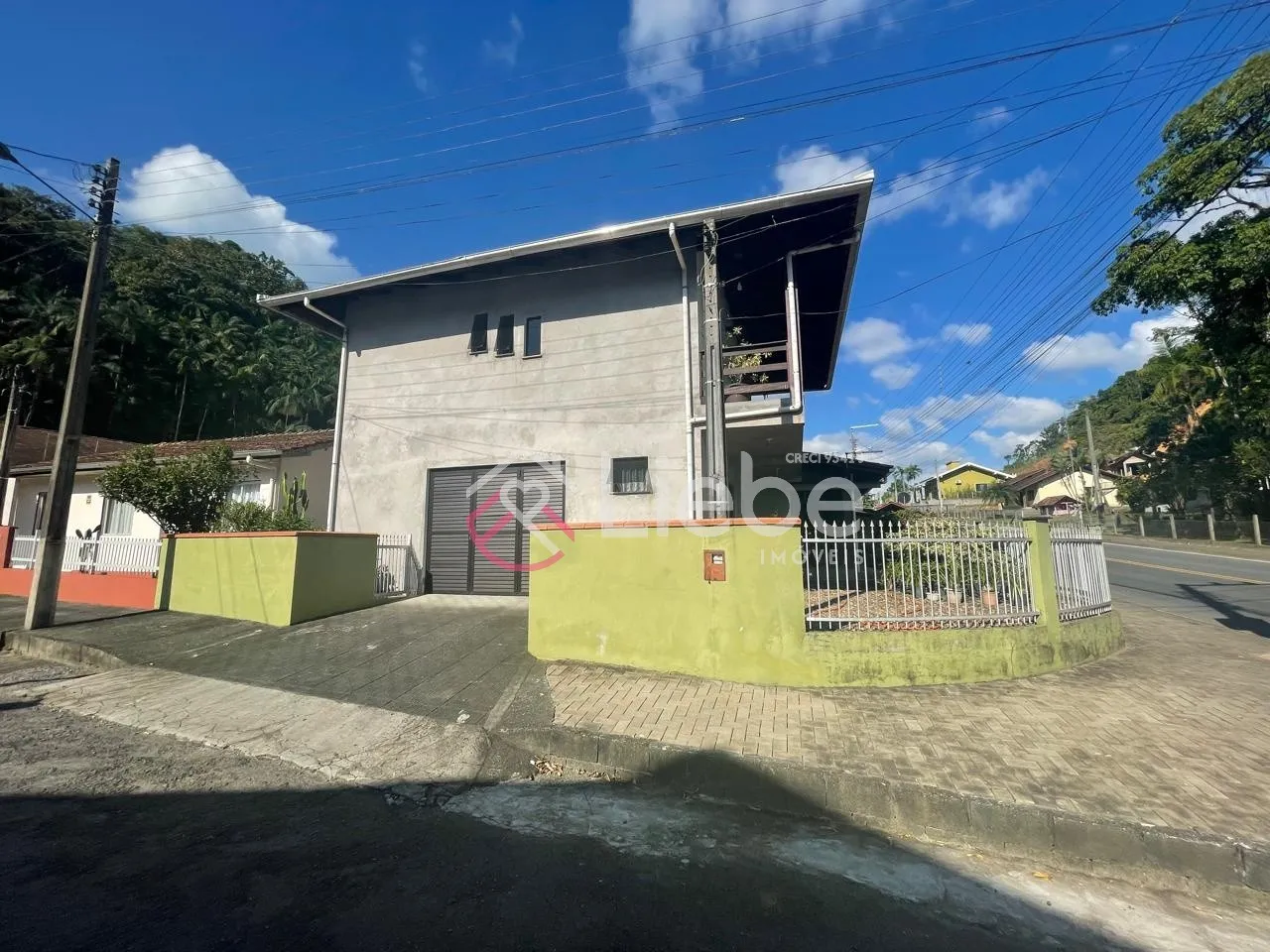 Oportunidade de imóvel com duas casas no bairro Centro com 250,00m de construção num terreno de esquina com 340,80m e frente de 24,00 metros. — foto 4
