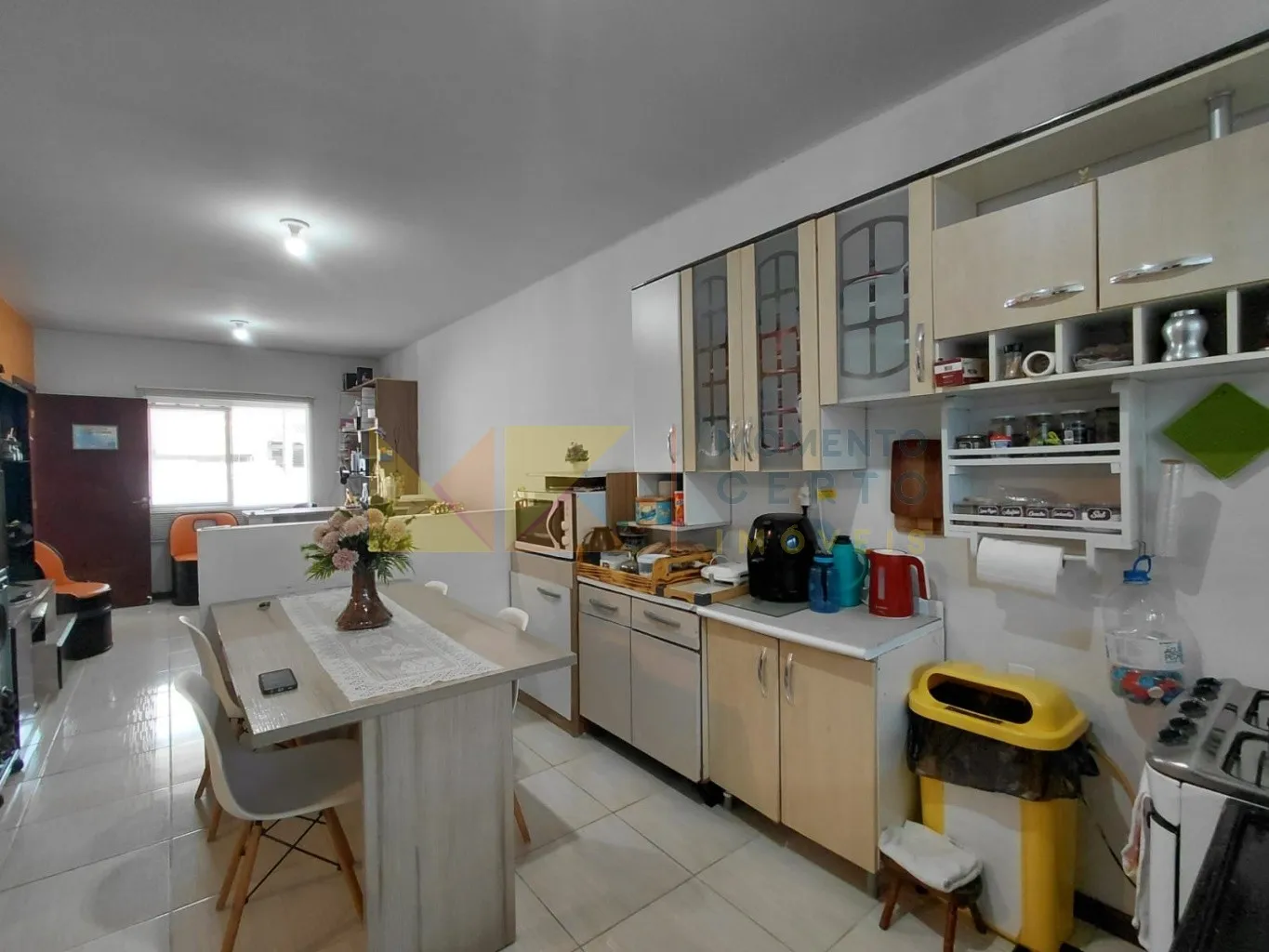 Casa a venda com 2 dormitórios, 3 vagas e área com fogão a lenha! — foto 6