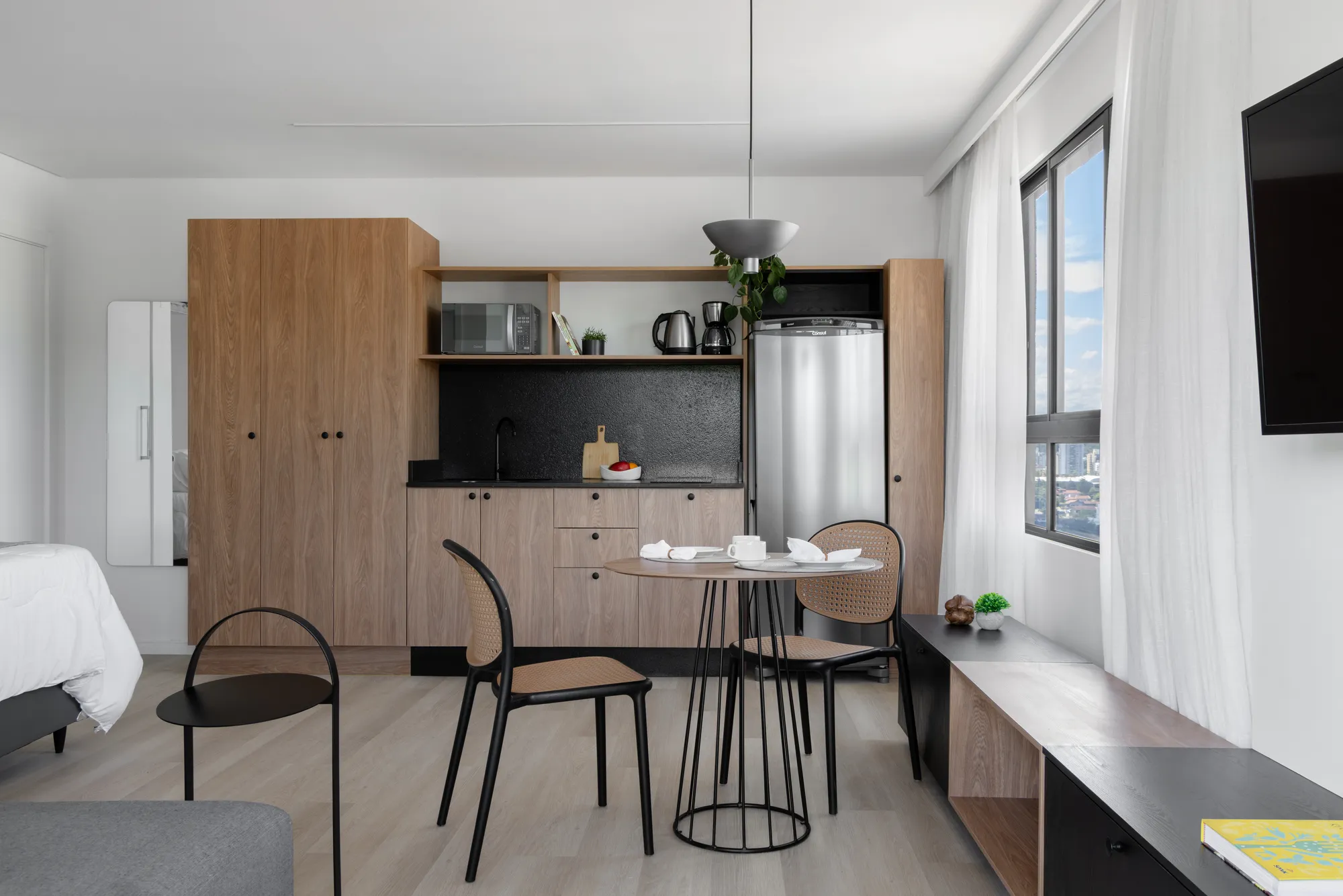 Loft próximo a Vila Germânica com sacada, mobiliado, equipado e com vaga. — foto 4