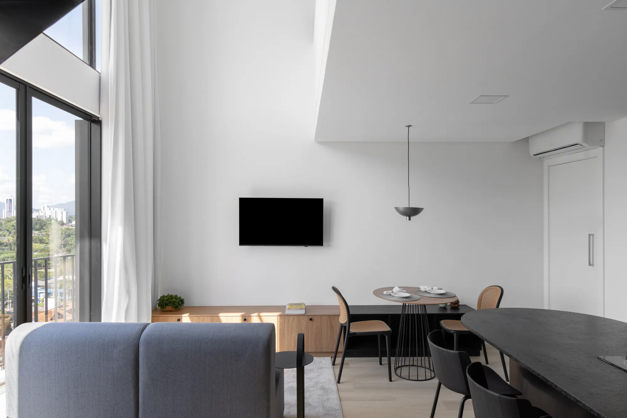 Duplex próximo a Vila Germânica com sacada, mobiliado, equipado e com vaga. — foto 5