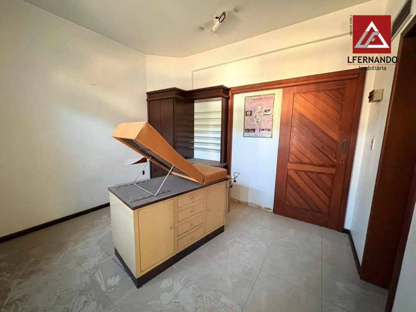 Sala comercial no Edifício Clínica da Mulher, localizada na Rua Ceará — foto 4