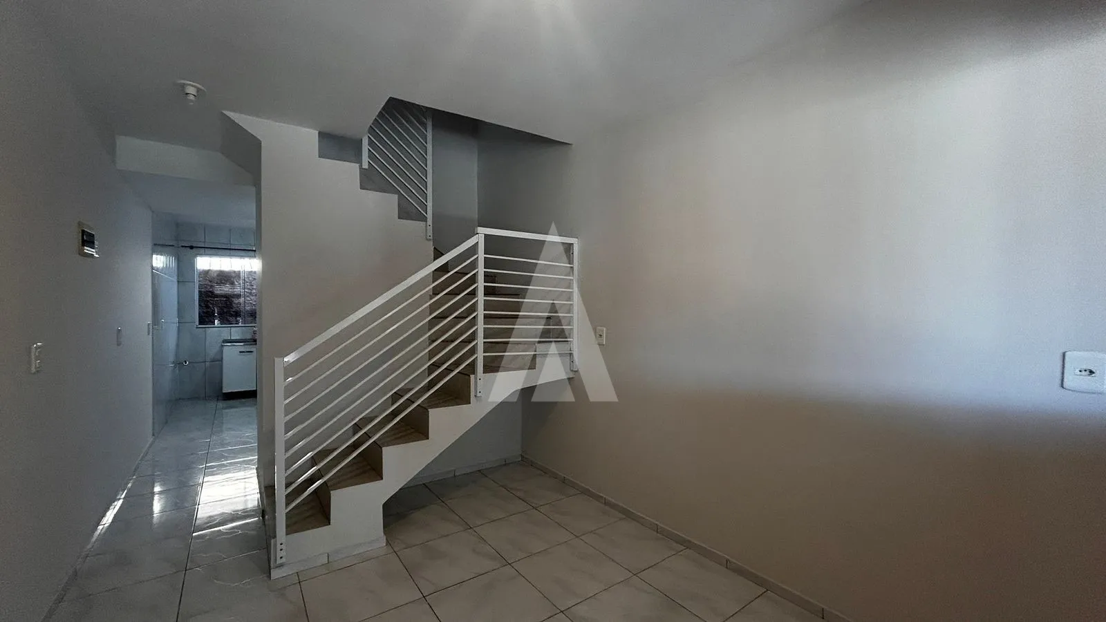 GEMINADO COM 2 QUARTOS, COZINHA, 2 BANHEIROS NO BAIRRO MORRO DO MEIO. — foto 2