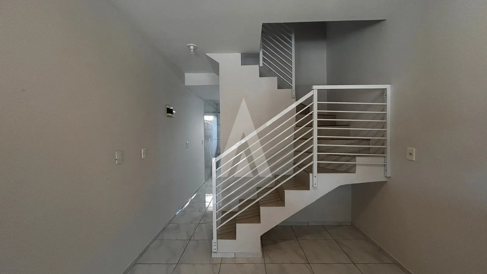 GEMINADO COM 2 QUARTOS, COZINHA, 2 BANHEIROS NO BAIRRO MORRO DO MEIO. — foto 3