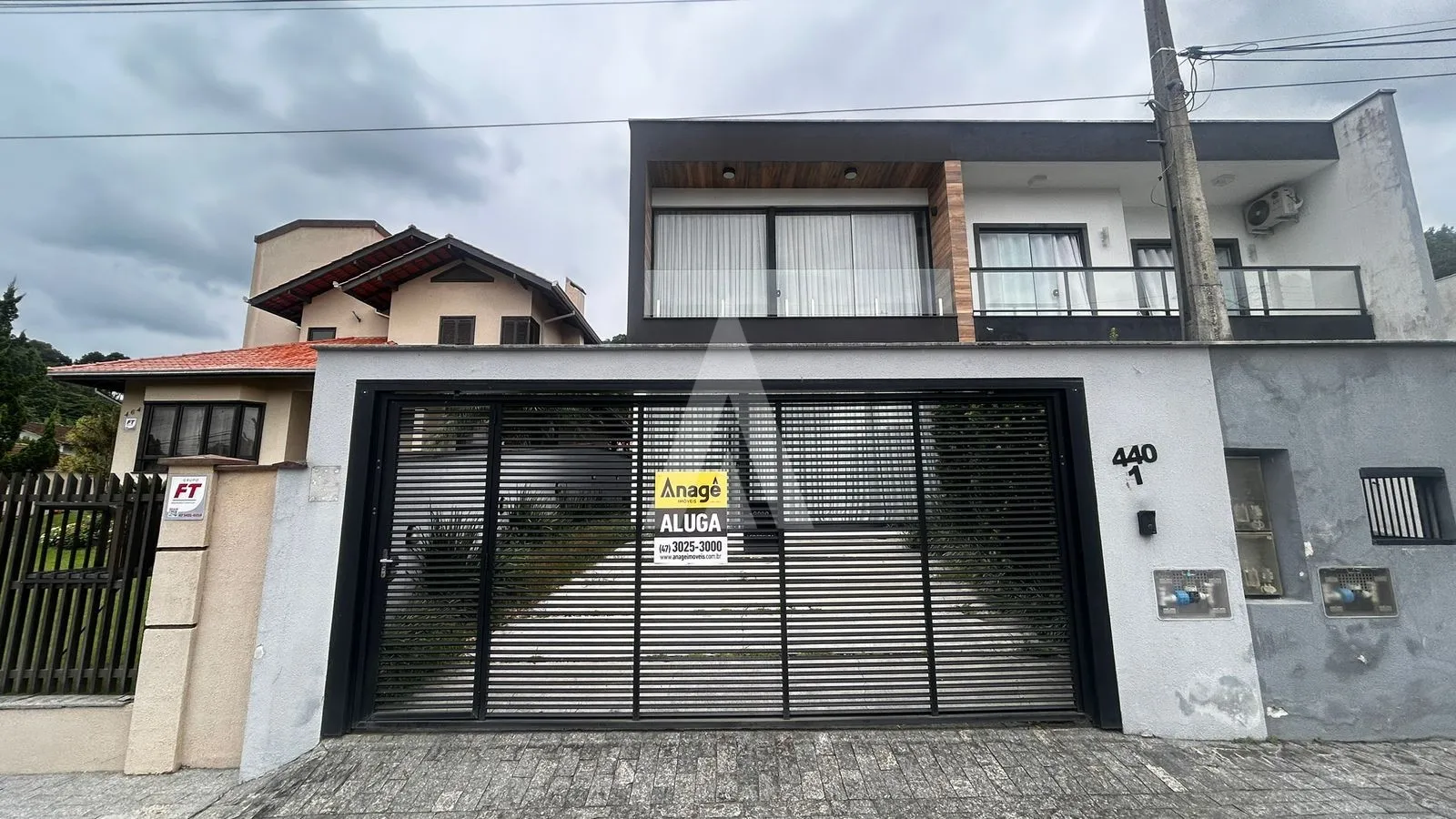 CASA MOBILIADA COM 3 QUARTOS SENDO 1 SUITE, ÁREA DE FESTA, PISCINA E CHURRASQUEIRA, BAIRRO GLÓRIA. - foto 1