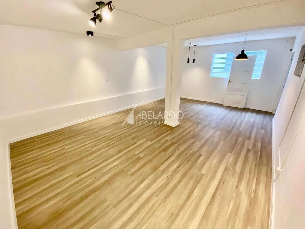OPORTUNIDADE EXCLUSIVA - SALA COMERCIAL, PARTE INFERIOR EM EXCELENTE LOCALIZAÇÃO NO BAIRRO VICTOR KONDER - foto 1