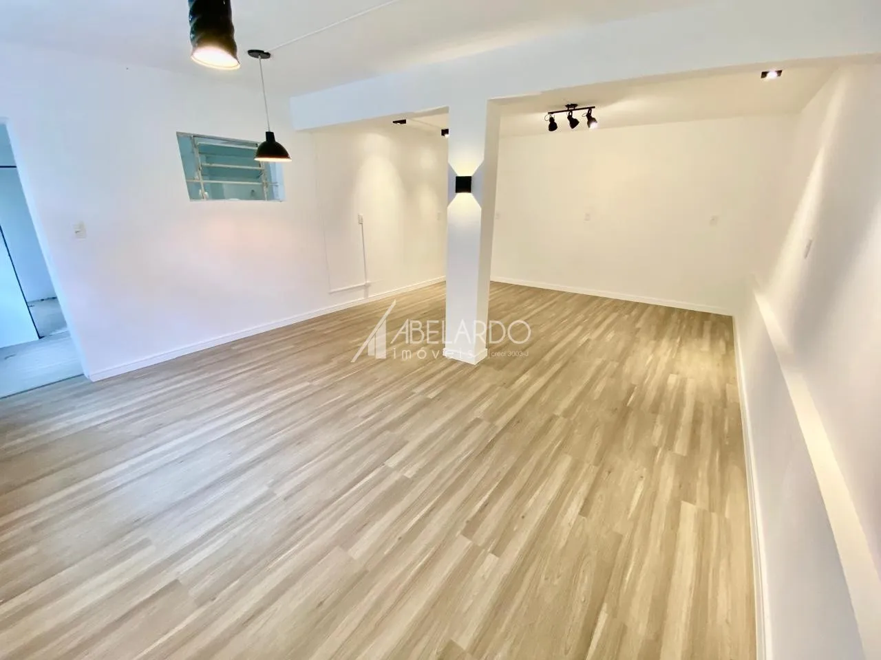 OPORTUNIDADE EXCLUSIVA - SALA COMERCIAL, PARTE INFERIOR EM EXCELENTE LOCALIZAÇÃO NO BAIRRO VICTOR KONDER — foto 2