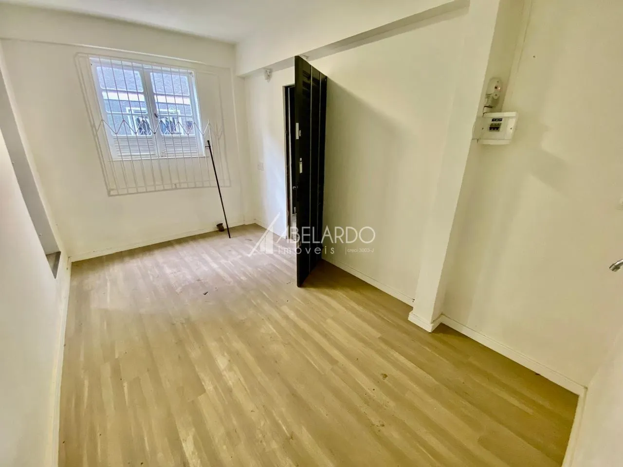 OPORTUNIDADE EXCLUSIVA - SALA COMERCIAL, PARTE INFERIOR EM EXCELENTE LOCALIZAÇÃO NO BAIRRO VICTOR KONDER — foto 3