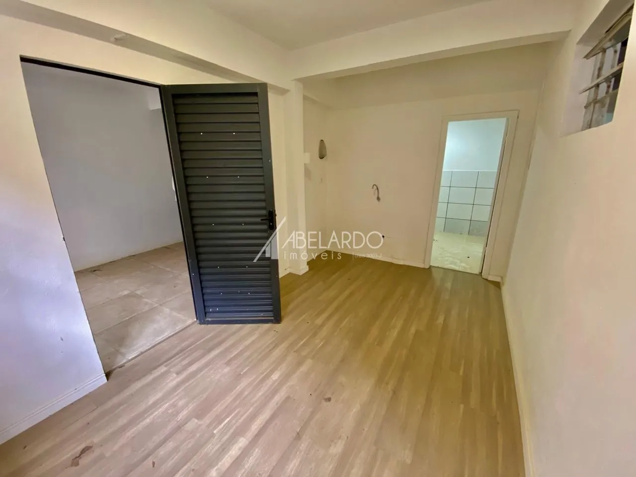 OPORTUNIDADE EXCLUSIVA - SALA COMERCIAL, PARTE INFERIOR EM EXCELENTE LOCALIZAÇÃO NO BAIRRO VICTOR KONDER — foto 4