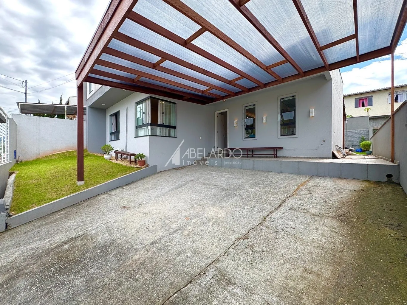 Casa Residencial Mobiliada para Locação - Bairro Água Verde - foto 1