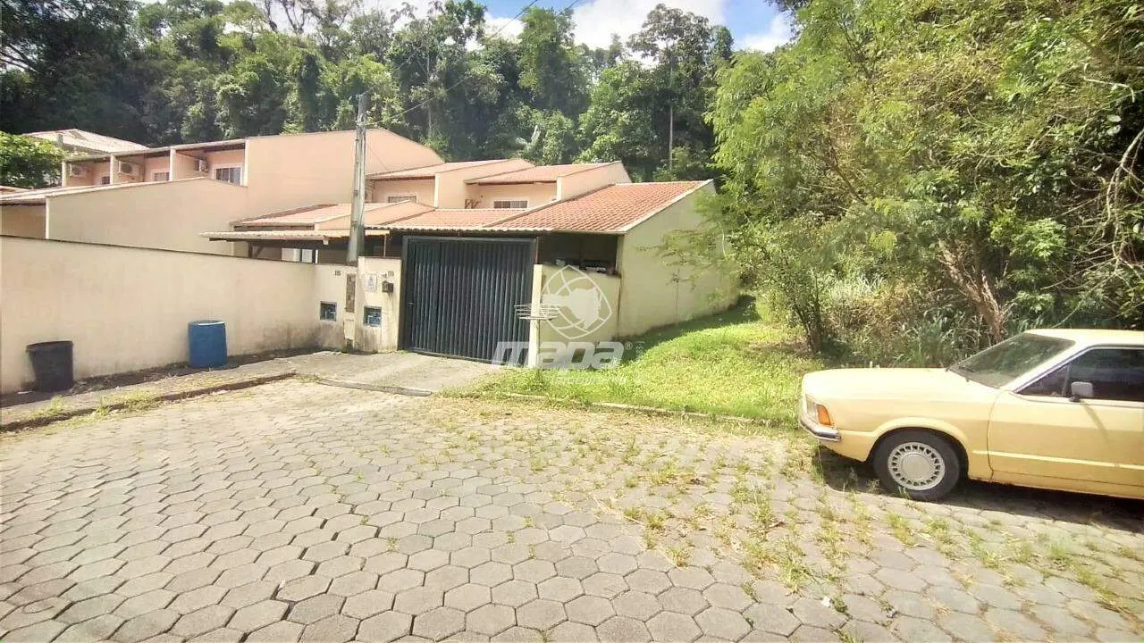 Casa geminada á venda no Passo Manso - foto 1