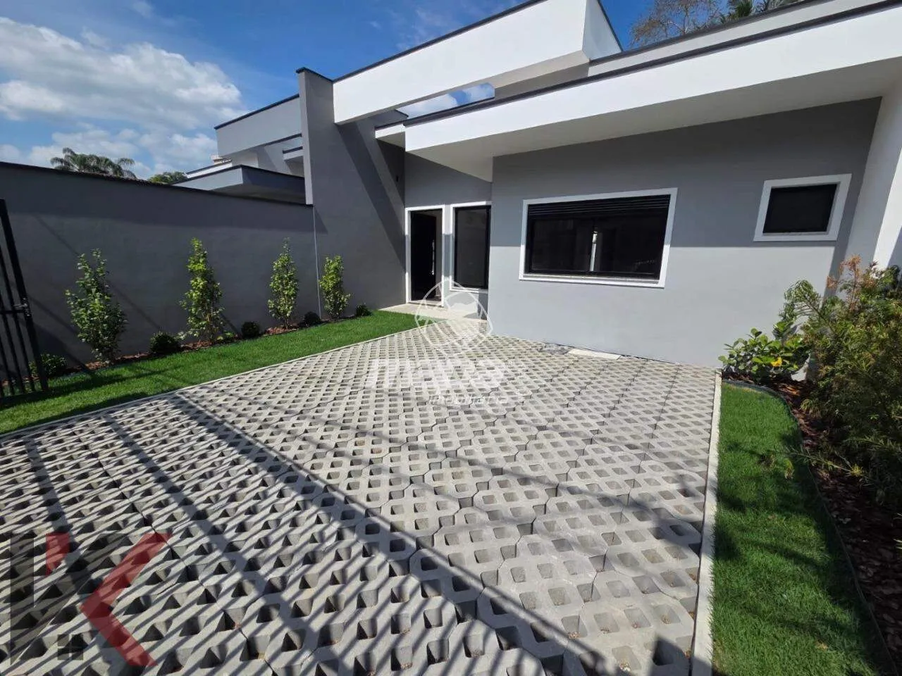 Casa nova á venda na Escola Agrícola com piscina ! - foto 1