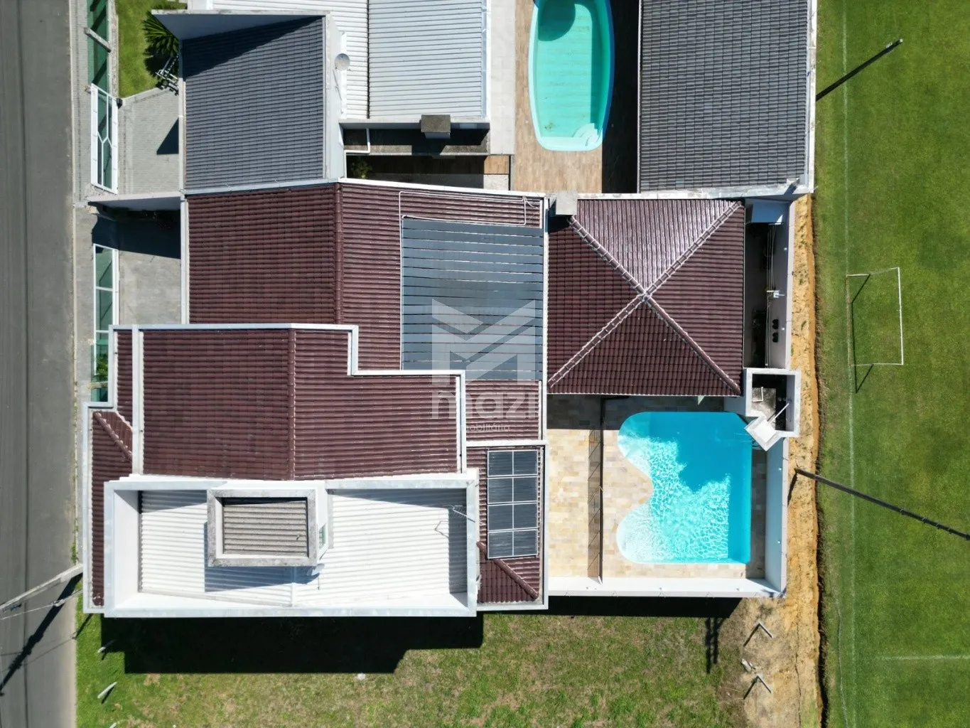 Casa de Alto Padrão com Área de Lazer Completa e Acabamentos Sofisticados — foto 3