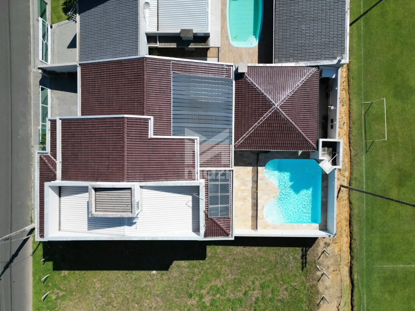 Casa de Alto Padrão com Área de Lazer Completa e Acabamentos Sofisticados — foto 6