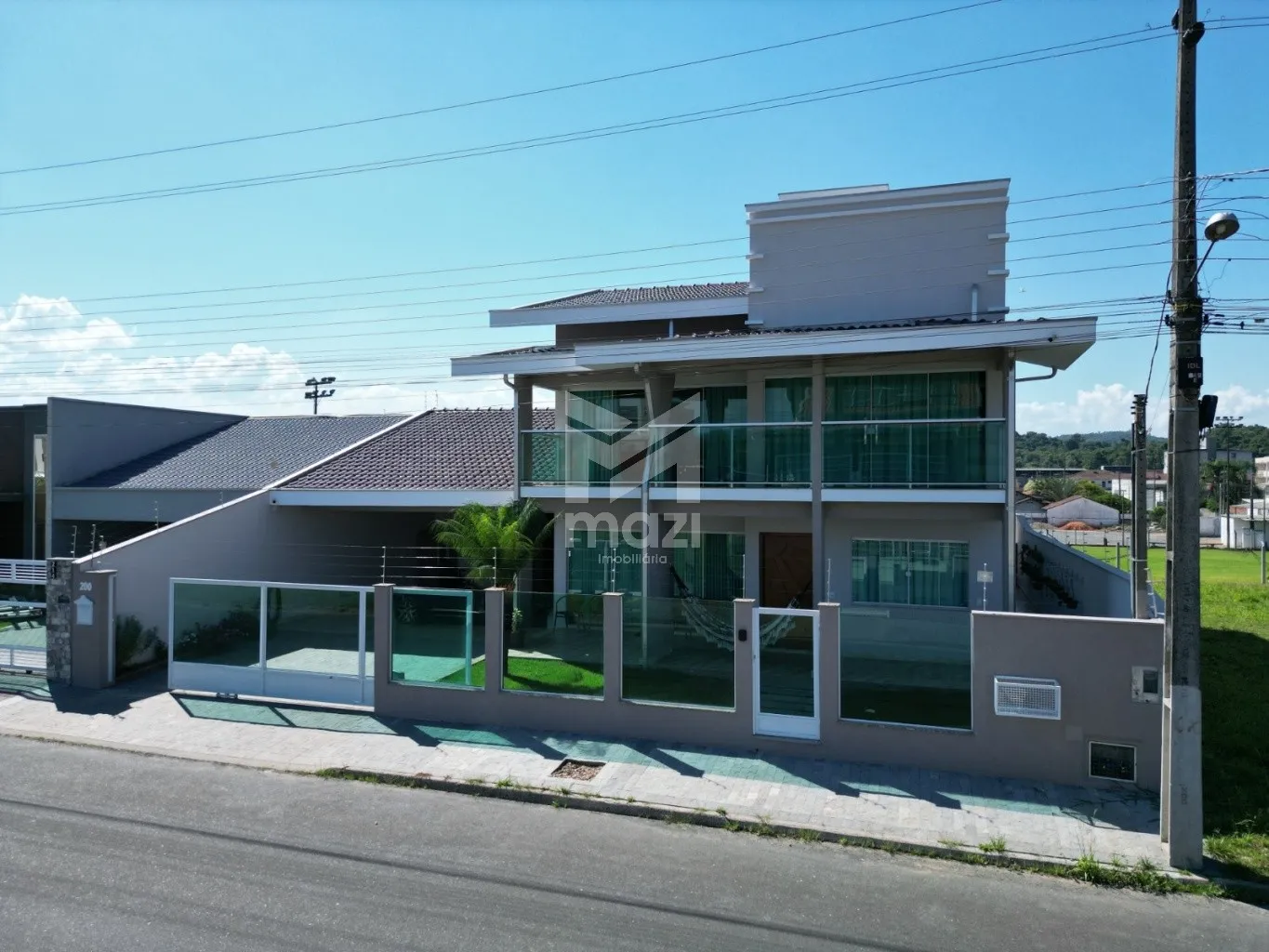 Casa de Alto Padrão com Área de Lazer Completa e Acabamentos Sofisticados — foto 7
