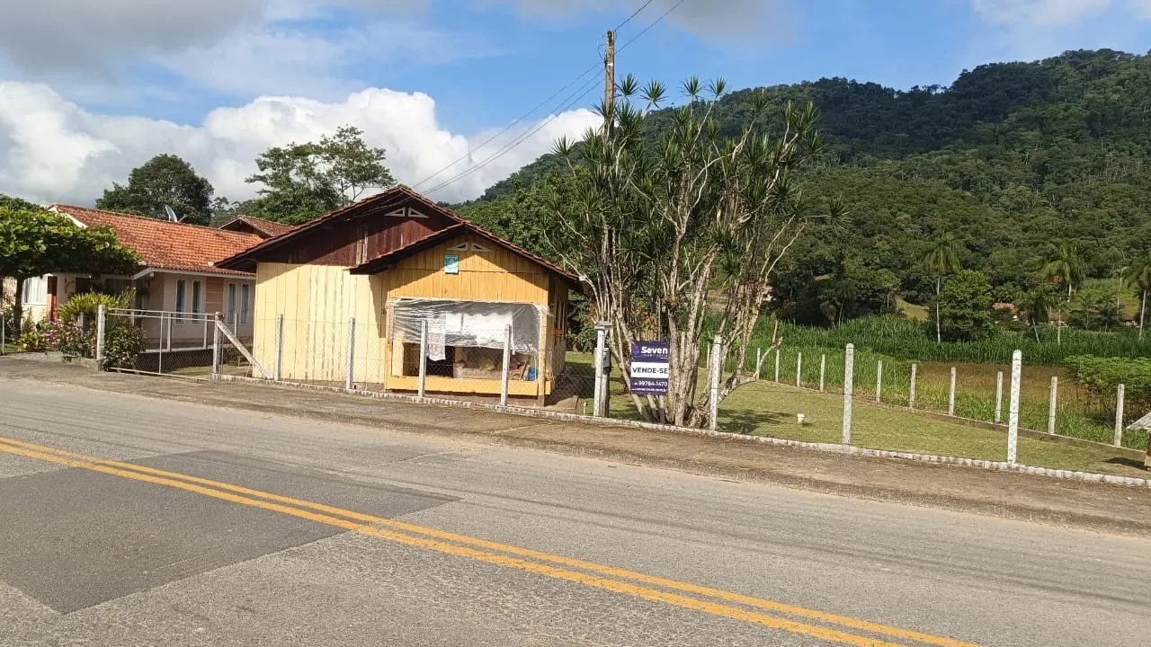 Casa mista localizada no bairro Testo Rega, na cidade de Pomerode. - foto 1
