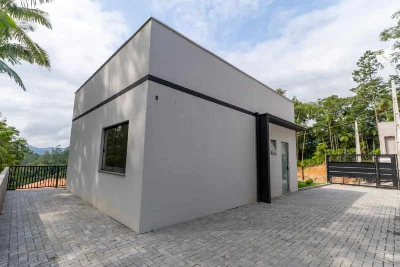 Casa localizada a poucos minutos do centro, com ótimo padrão de acabamento. — foto 5