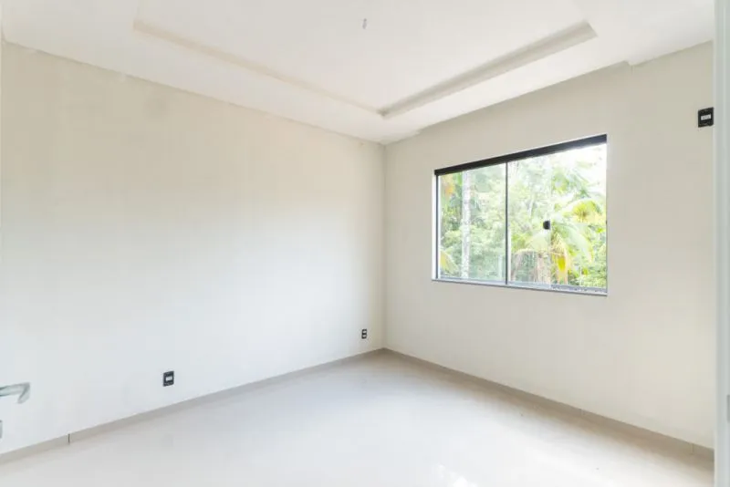 Casa localizada a poucos minutos do centro, com ótimo padrão de acabamento. — foto 6