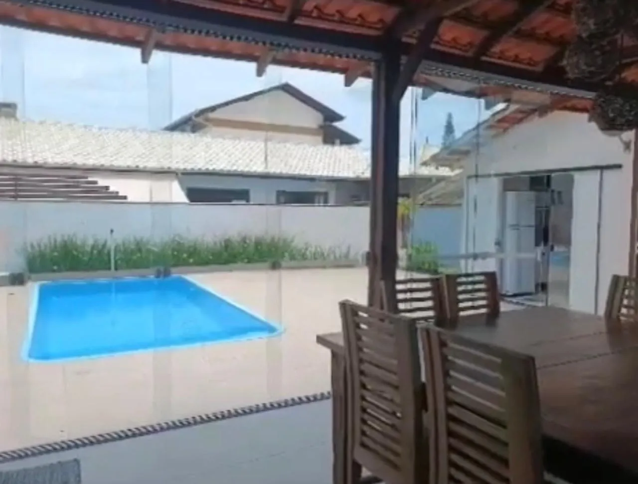 Casa com piscina quadra mar em Ubatuba — foto 7