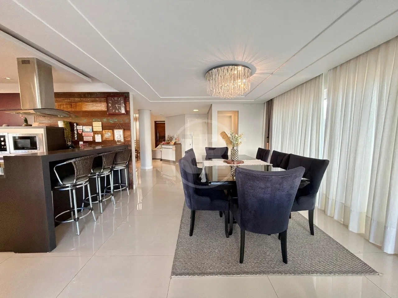 Casa de Luxo com 3 Suítes, Piscina e Energia Solar no Golden Park - Alto Padrão em Blumenau — foto 4