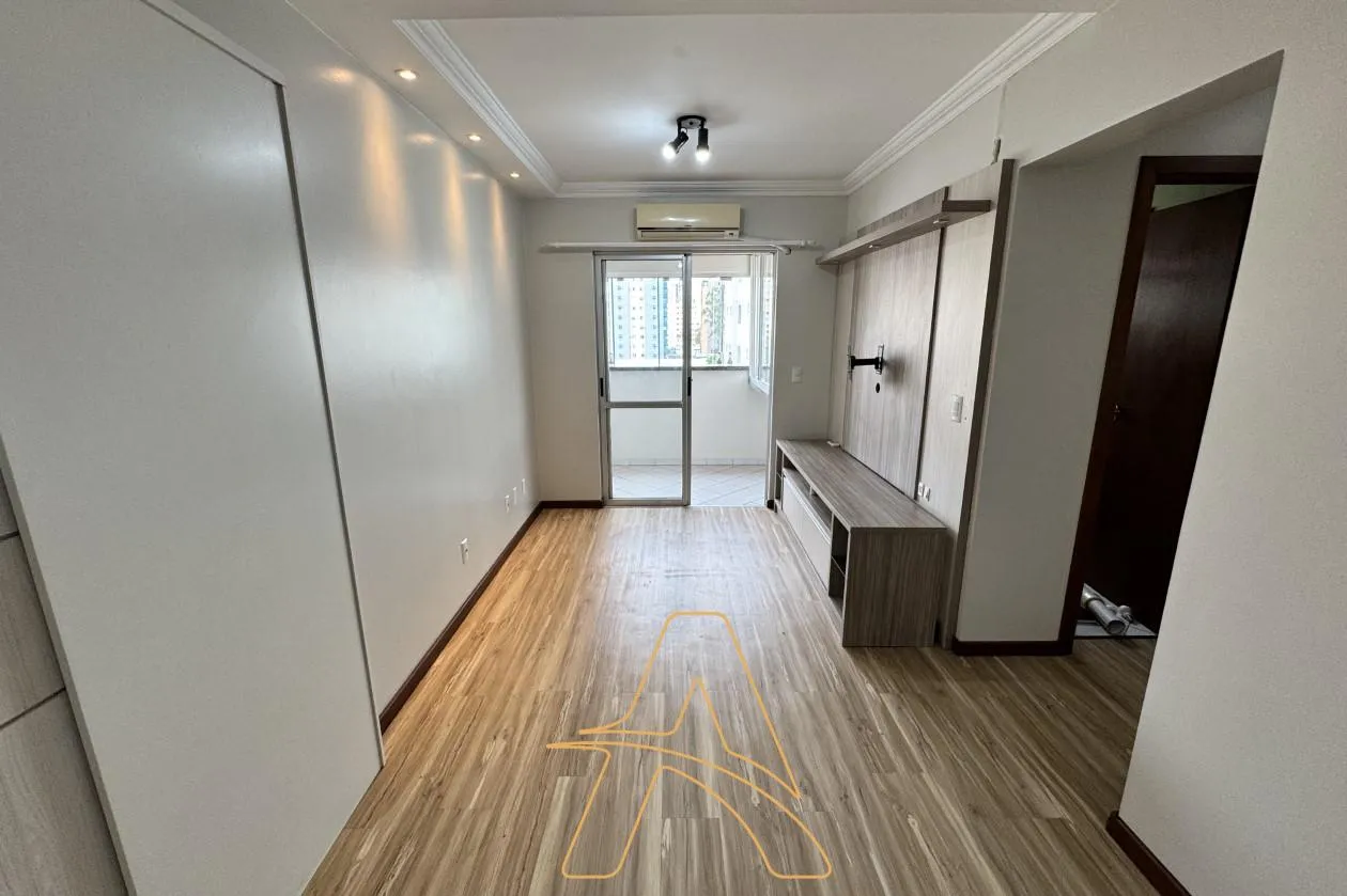Apartamento Semi Mobiliado com 2 Dormitórios no Victor Konder — foto 3