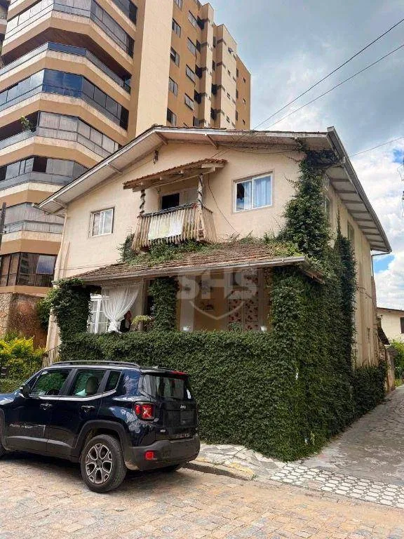 Casa com 3 dormitórios para alugar, 405 m por R$ 8.000,00/mês - Centro (Blumenau) - Blumenau/SC - foto 1