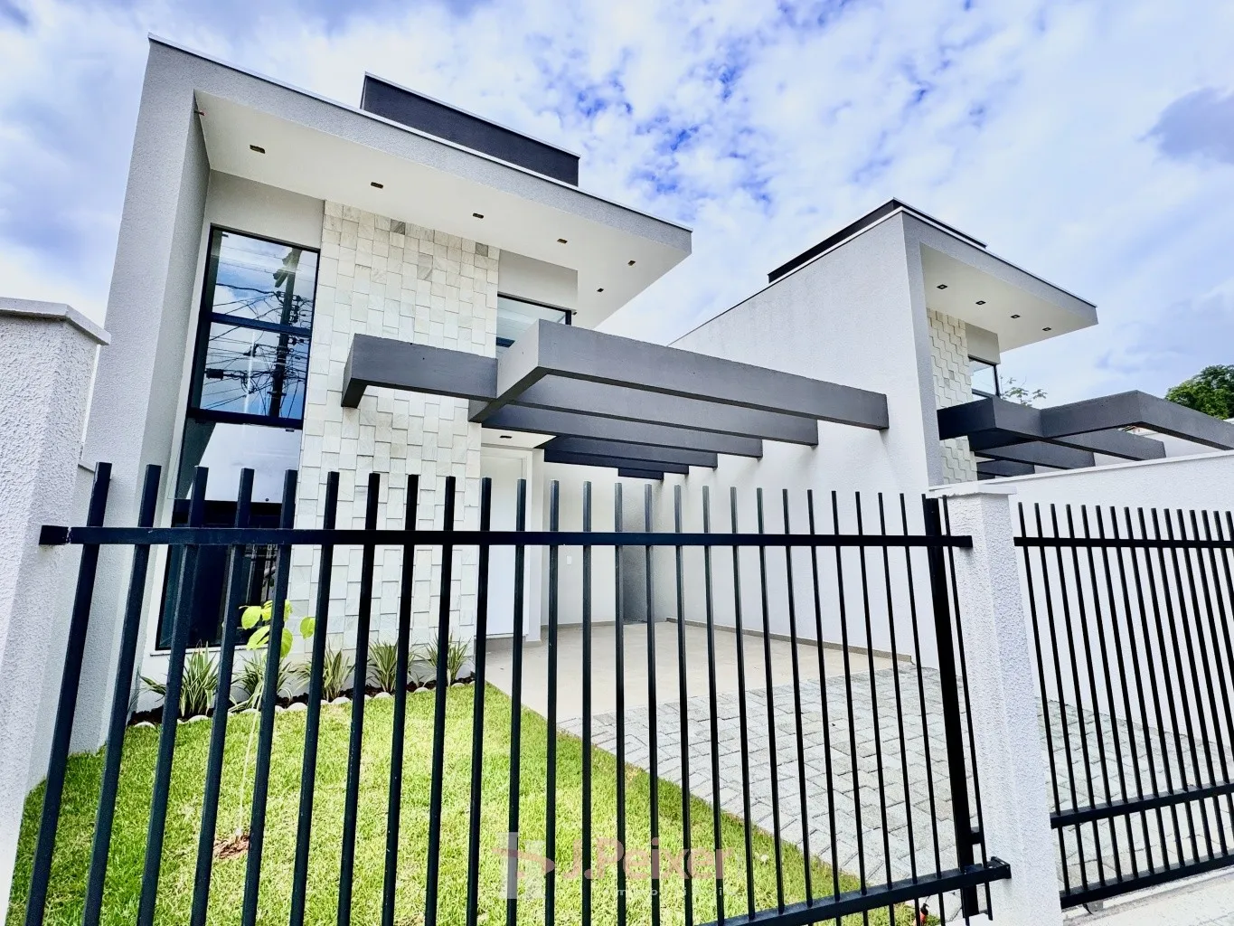 Casa térrea moderna, 2 quartos, sendo 1 suíte, 2 vagas de garagem, no Bairro Passo Manso em Blumenau-SC — foto 3