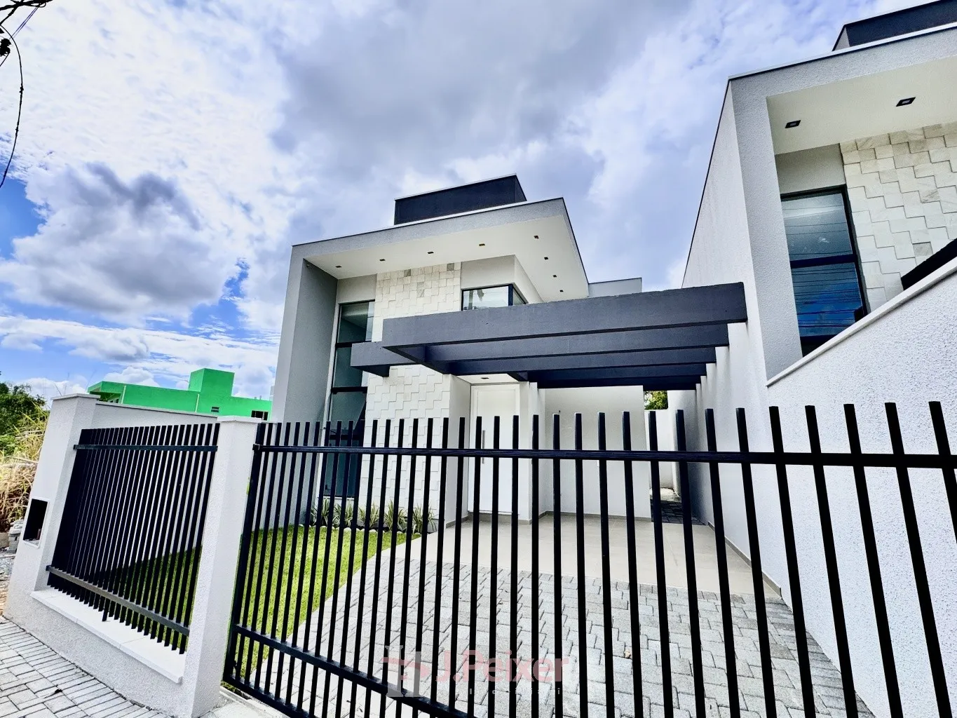 Casa térrea moderna, 2 quartos, sendo 1 suíte, 2 vagas de garagem, no Bairro Passo Manso em Blumenau-SC — foto 4