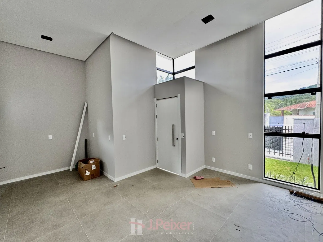 Casa térrea moderna, 2 quartos, sendo 1 suíte, 2 vagas de garagem, no Bairro Passo Manso em Blumenau-SC — foto 6