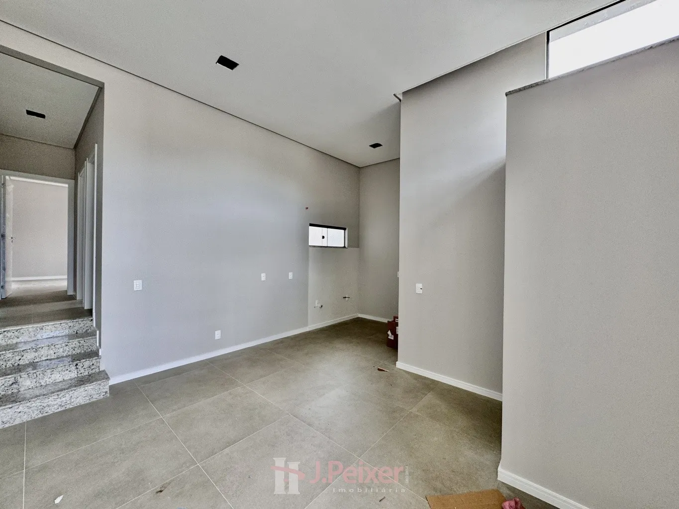 Casa térrea moderna, 2 quartos, sendo 1 suíte, 2 vagas de garagem, no Bairro Passo Manso em Blumenau-SC — foto 7