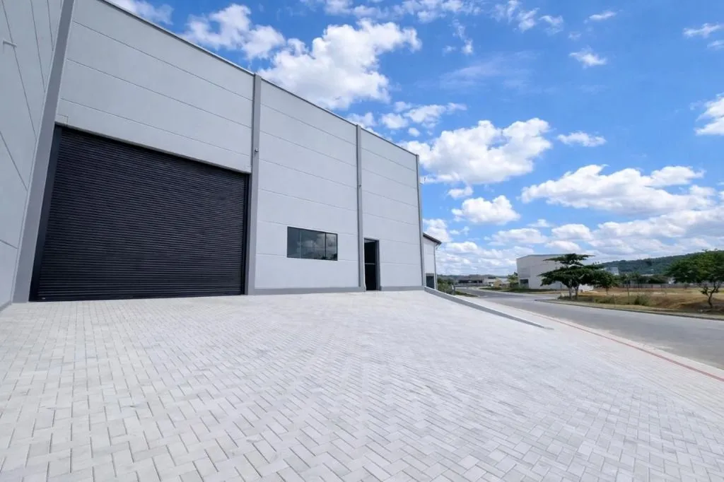 GALPÃO NOVO comercial no Bairro Figueiras em Gaspar com 603,90m2. Excelente oportunidade para quem busca um local para instalar seu negócio. — foto 3