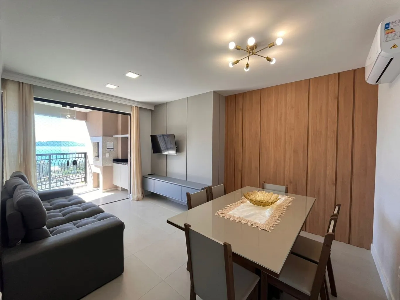 Apartamento para venda ou aluguel no Tabuleiro dos Oliveiras, vista para o mar, mobiliado e pronto para morar. - foto 1