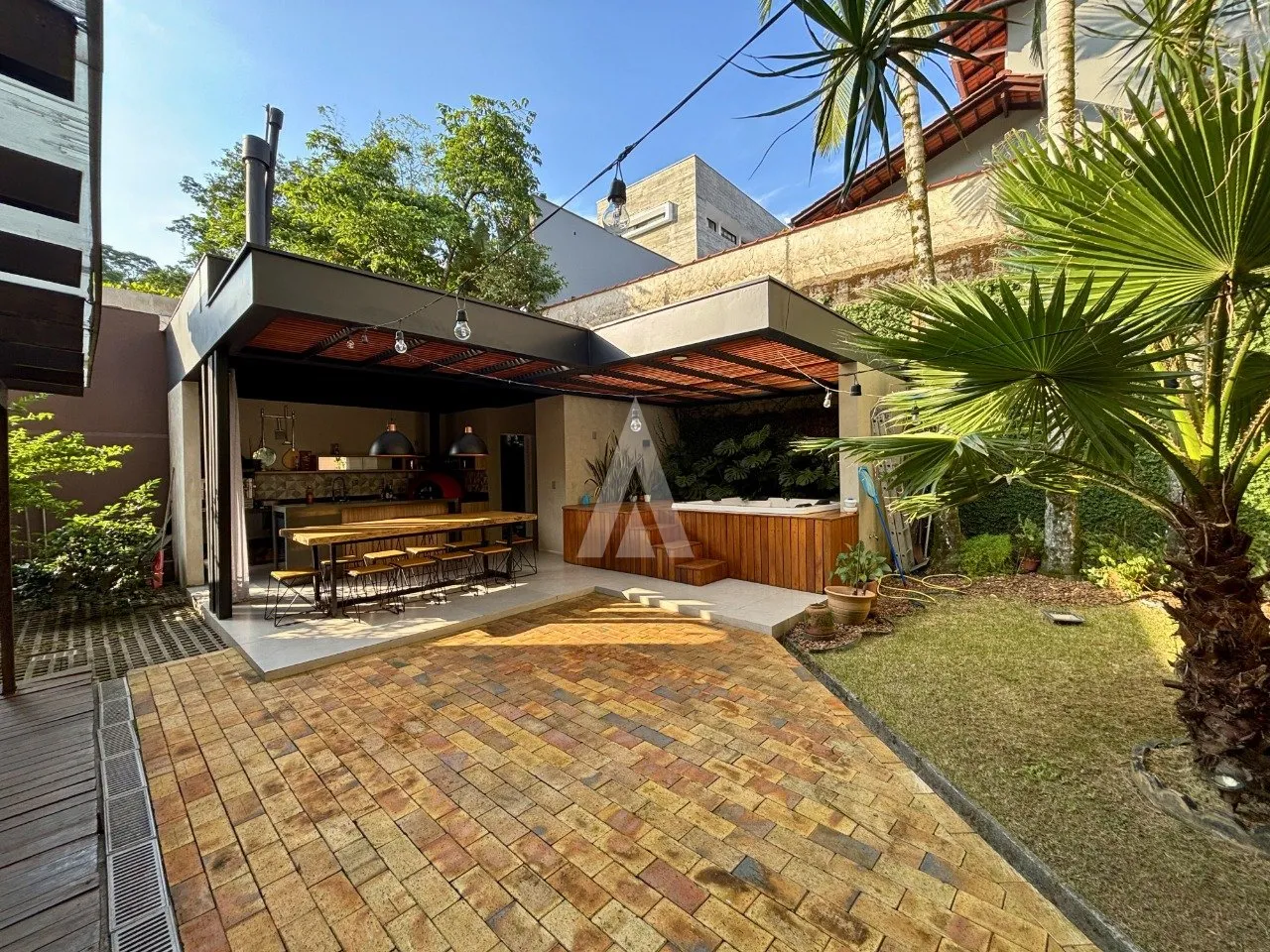 Casa com 1 suíte e 2 quartos à venda no bairro Boa Vista em Joinville-SC por R$1.250.000,00., — foto 2