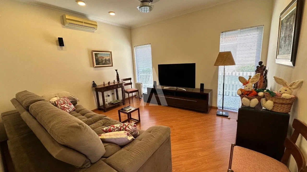 Casa em condomínio fechado com 1 suíte e 4 quartos à venda no bairro América em Joinville-SC por R$2.550.000,00. — foto 2