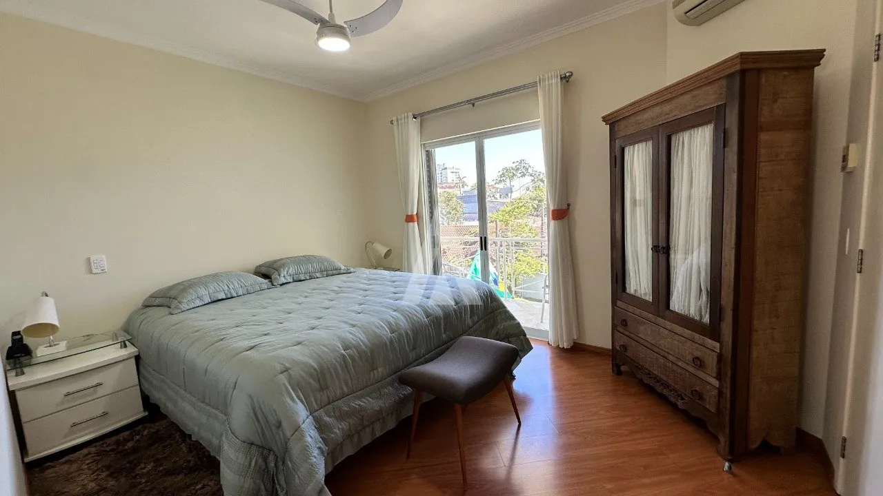 Casa em condomínio fechado com 1 suíte e 4 quartos à venda no bairro América em Joinville-SC por R$2.550.000,00. — foto 6