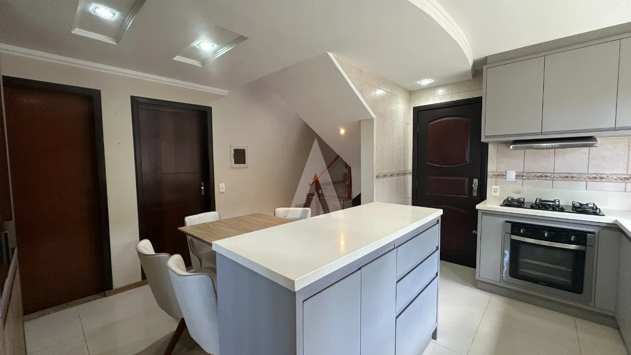 Sobrado com 1 suíte e 3 dormitórios à venda no bairro São Marcos, em Joinville - SC, por R$ 1.340.000,00. — foto 6