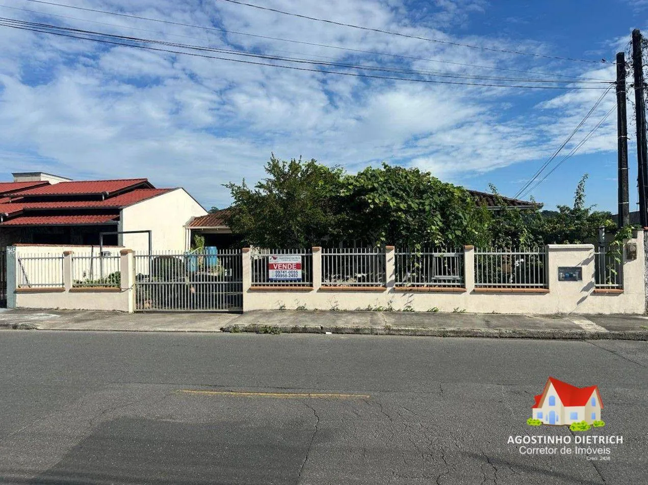 Residencia em Alvenaria C/Aprox.135,00 m2 C/fogao a Lenha e Churrasq. e Lago + Terreno C/341,00 m2 No Bairro Aventureiro! - foto 1