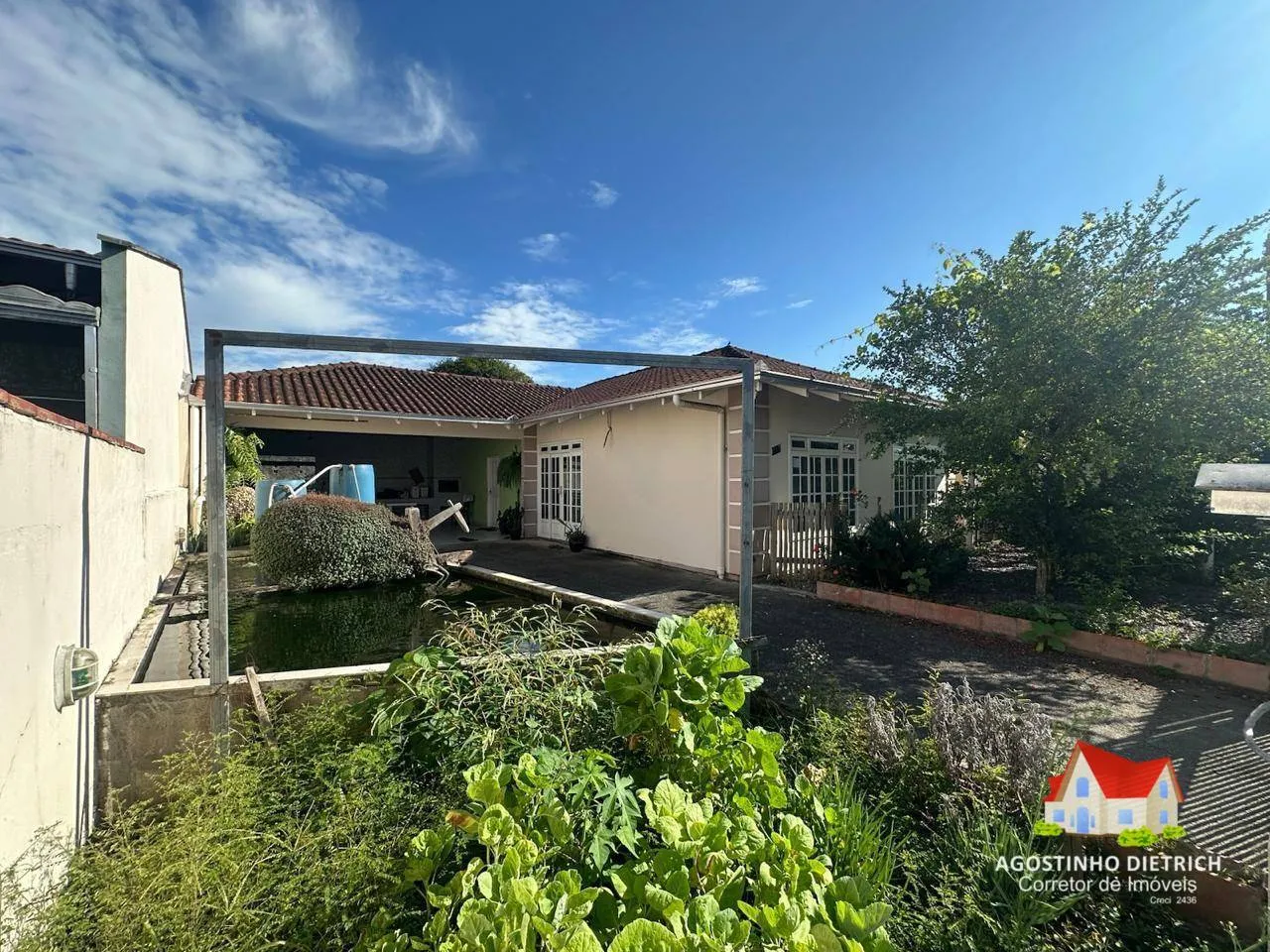 Residencia em Alvenaria C/Aprox.135,00 m2 C/fogao a Lenha e Churrasq. e Lago + Terreno C/341,00 m2 No Bairro Aventureiro! — foto 2