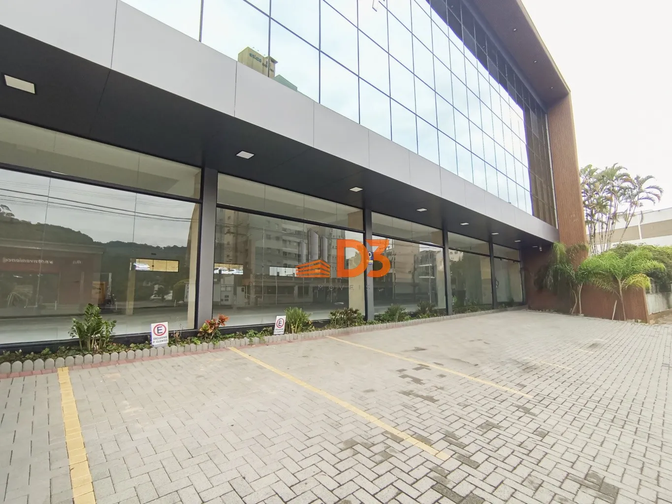 Sala comercial em localização privilegiada no Garcia - foto 1