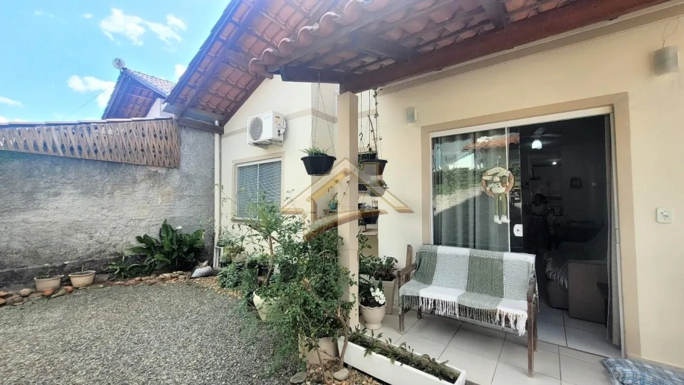 Casa com 3 dormitórios no bairro Capitais em Timbó. - foto 1