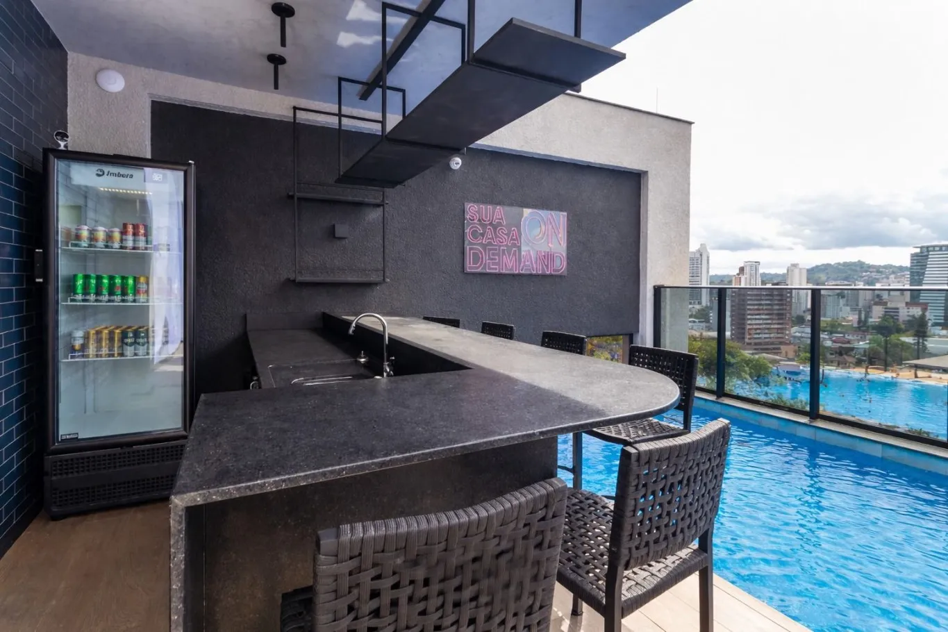 Loft moderno com 26m, em prédio completo e com alta procura para locação curta (Airbnb). - foto 1