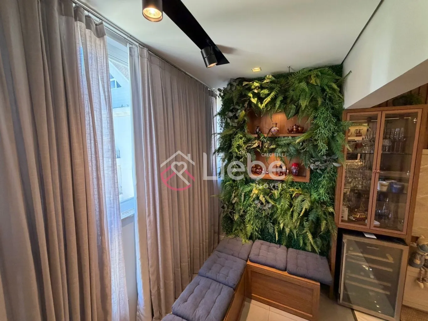 Apartamento MOBILIADO no Condomínio MONET localizado no Centro da cidade de Pomerode com 87,85m de área privativa. — foto 2